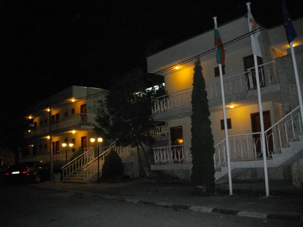 Sunshine Pearl Family Hotel Kavarna Buitenkant foto